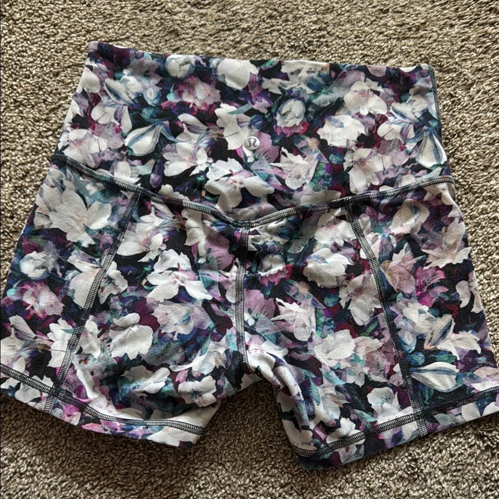 Lululemon align shorts 4” size 6